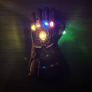 LIMITED EDITION Thanos’s Infinity Gauntlet